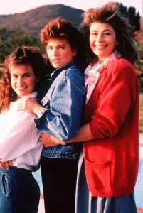 Actress Nanette Newman with her two daughters dbase MSI A©Mirrorpix Actress Nanette Newman with her two daughters dbase MSI A©Mirrorpix