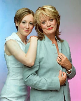 Images Dated 9th December 2010: Actress Sherrie Hewson poses in the People studios with daughter Keely