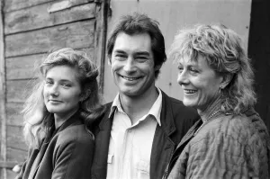 Images Dated 4th January 1988: Actress Vanessa Redgrave and her daughter Joely Richardson with Timothy Dalton in London