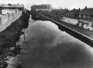 Images Dated 6th July 1973: Aerial view of the Leeds to Liverpool Canal taken in the Liverpool end between Old Roan