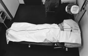 Aids Gallery: AIDS body bag. 13th March 1987