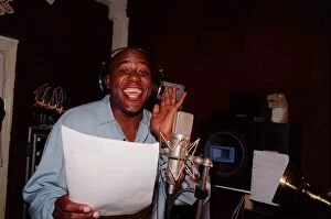 Images Dated 19th August 1998: Ainsley Harriott TV Cook August 98 Records new theme for new tv show