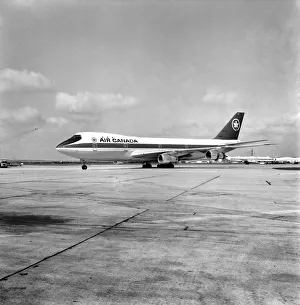 Air Canada Jumbo Jet. May 1971 71-4331-001 Air Canada Jumbo Jet. May 1971 71-4331-001