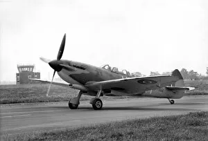 Images Dated 23rd July 1991: Aircraft spitfire trainer. July 1991 P004846