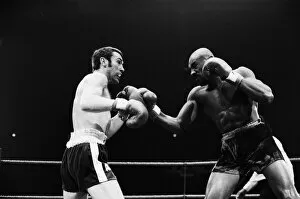 Images Dated 27th September 1980: Alan Minter vs. Marvin Hagler, WBA and WBC world middleweight title fight, Wembley Arena