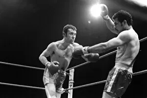 Images Dated 7th February 1979: Alan Minter vs Rudy Robles February 1979 Boxing Alan Minter Britains European