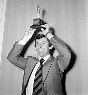 Images Dated 1st May 1975: Alan Mullery Football Player of Fulham FC - May 1975 awarded with the Footballer of