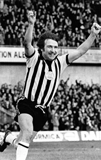 00245 Gallery: Alan Shoulder of Newcastle United celebrates scoring. c 1979