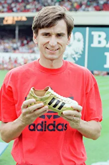 Alan Smith, 1991 Golden Boot Winner with 23 goals, presentation ceremony ahead of League Alan Smith, 1991 Golden Boot Winner with 23 goals, presentation ceremony ahead of League