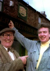Albert Finney actor visits Coronation Street set and meets Percy Sugden Albert Finney actor visits Coronation Street set and meets Percy Sugden