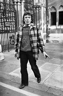 Albert Finney outside law courts after a divorce hearing. 16th November 1978 Albert Finney outside law courts after a divorce hearing. 16th November 1978