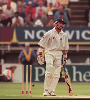 Alec Stewart Cricket Player Of England July 1999 Walks Back To The Pavillion For Alec Stewart Cricket Player Of England July 1999 Walks Back To The Pavillion For
