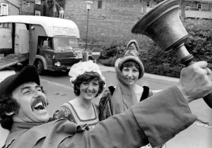 00363 Gallery: Alnwick Town Crier George Neighbour bellows to opens Alnwick Fair