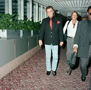 Images Dated 6th July 1993: American actor Burt Reynolds at Heathrow Airport, arriving from New York