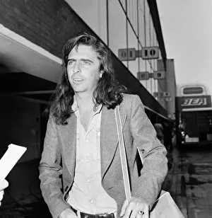 Images Dated 15th March 1974: American rock singer Alice Cooper arrives in London ahead of his tour