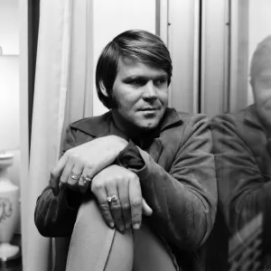 American singer Glen Campbell at the Hilton Hotel. 19th November 1970 American singer Glen Campbell at the Hilton Hotel. 19th November 1970