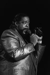 Mirror/0100to0199 00105/american singer songwriter barry white performing Mirror/0100to0199 00105/american singer songwriter barry white performing