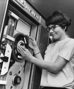 Ann Boardman aged 20, changes a tape reel on the computer, Circa 1970 Ann Boardman aged 20, changes a tape reel on the computer, Circa 1970