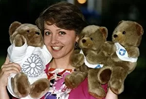Images Dated 15th May 1995: Anne Diamond TV Presenter