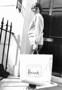 Anne Diamond TV Presenter Arriving Back At Her Regents Park Home After Work Anne Diamond TV Presenter Arriving Back At Her Regents Park Home After Work