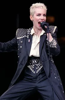 Annie Lennox of Eurythmics at Mandela Concert June 1988 singing at Wembley Annie Lennox of Eurythmics at Mandela Concert June 1988 singing at Wembley