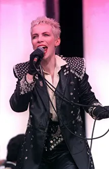Annie Lennox of Eurythmics at Mandela Concert June 1988 singing at Wembley Annie Lennox of Eurythmics at Mandela Concert June 1988 singing at Wembley