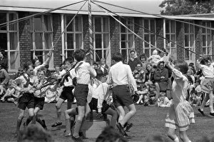 Images Dated 1st May 1971: Annual May dance celebrations at Roseworth School, Stockton. May 1971