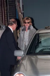 Anthea Turner TV Presenter January 1999 Getting into the back of a silver mercedes Anthea Turner TV Presenter January 1999 Getting into the back of a silver mercedes