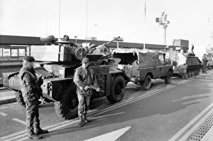 Images Dated 17th January 1991: Army: Security is tightened at London Airport after Gulf Deadline passes