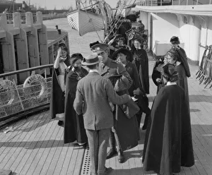 The arrival of a contingent of British nurses on the steamer 'Marie Henriette" The arrival of a contingent of British nurses on the steamer 'Marie Henriette"
