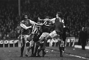 Images Dated 14th April 2015: Arsenal 2-2 Newcastle, League Division One match at Highbury, Saturday 27th January 1973