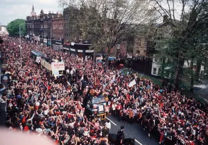 Arsenal football team bus returns to Highbury with League Championship Cup Arsenal football team bus returns to Highbury with League Championship Cup