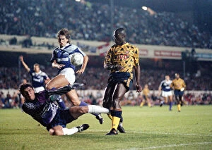Images Dated 18th September 1991: Arsenal v Austria Vienna, Sept 1991 Eurpoean Champions League