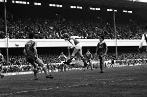 Images Dated 1st November 1980: Arsenal v. Brighton and Hove Albion. November 1980 LF05-05-006 Football Division