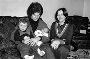 Images Dated 10th January 1975: Arsenals goal scorer ace Brian Kidd and family. January 1975