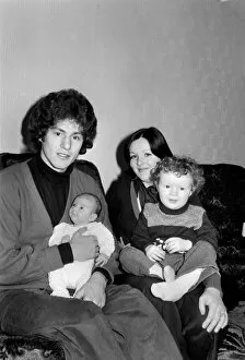 Images Dated 10th January 1975: Arsenals goal scorer ace Brian Kidd and family. January 1975 75-00193