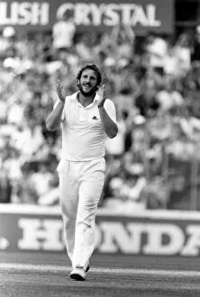 Images Dated 31st August 1981: The Ashes England v Australia 6th Test at The Oval August 1981 Ian Botham applauds