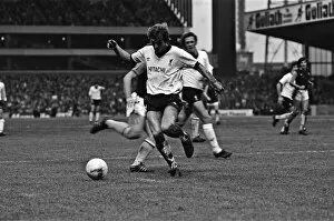 Images Dated 8th December 1979: Aston Villa 1-3 Liverpool, Division One match held at Villa Park. 8th December 1979