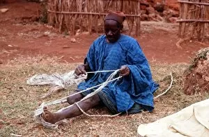 Images Dated 25th October 1976: Babungu village Bamenda Highlands West Cameroon African making rope