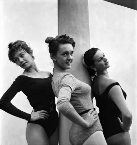 Ballet Dancer - left to right Belinda Wright, Noel Rosanna, Anita Landa. July 1952 C3809 Ballet Dancer - left to right Belinda Wright, Noel Rosanna, Anita Landa. July 1952 C3809