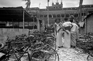 Alegriaproductions260706 Gallery: Bangladesh - Dacca - The burnt out Rickshaw factory 27 / 06 / 1971 DM71-6044