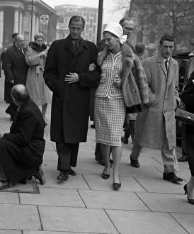 Baron Heinrich Thyssen with wife Fiona Campbell Walter walking in London 1961 Baron Heinrich Thyssen with wife Fiona Campbell Walter walking in London 1961
