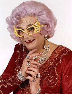 Images Dated 19th September 1993: Barry Humphries comedian as Dame Edna Everage A©Mirrorpix