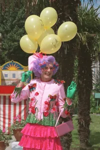 BARRY HUMPHRIES AS DAME EDNA EVERAGE 16/05/1989 BARRY HUMPHRIES AS DAME EDNA EVERAGE 16/05/1989