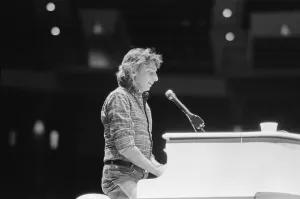 Barry Manilow in rehearsals for his concert at Hartford Civic Center, Hartford Barry Manilow in rehearsals for his concert at Hartford Civic Center, Hartford