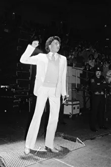Barry Manilow's grand entrance to his concert at Hartford Civic Center, Hartford Barry Manilow's grand entrance to his concert at Hartford Civic Center, Hartford