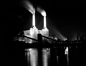 Darkness Gallery: Battersea Power Station flood illuminated for the Festival of Britain, 27th May 1951