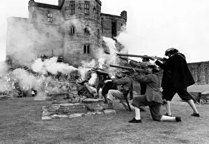 Images Dated 13th August 1989: Battle re-enactments - Soldiers armed with muskets and pikes as The Roundheads