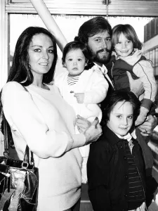 The Bee Gees pop group 1982 Barry Gibb with wife Linda The Bee Gees pop group 1982 Barry Gibb with wife Linda