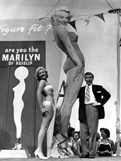 00140 Gallery: Benny Hill Actor Comedian At The Miss Marilyn Contest In Ruislip